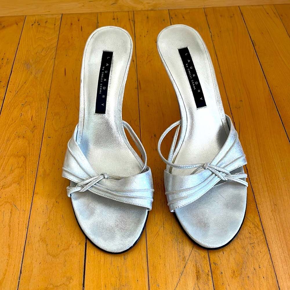 Laundry by Shelli Segal Silver Leather Heels